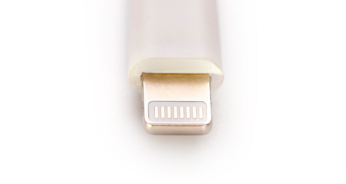 Los mejores cables para iPhone 12/13 no originales (y más baratos que los originales)